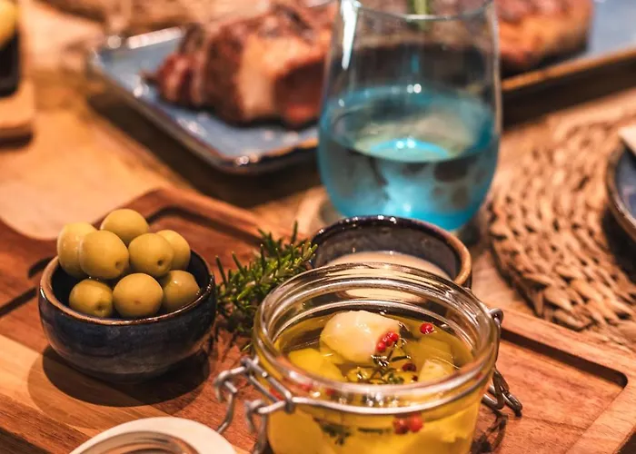 Ona Lomas Village - Club