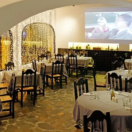 Ona Lomas Village - Club