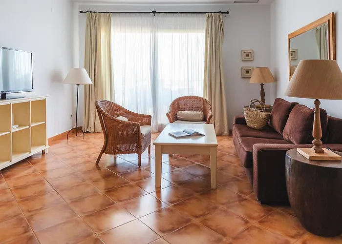 Ona Lomas Village - Club