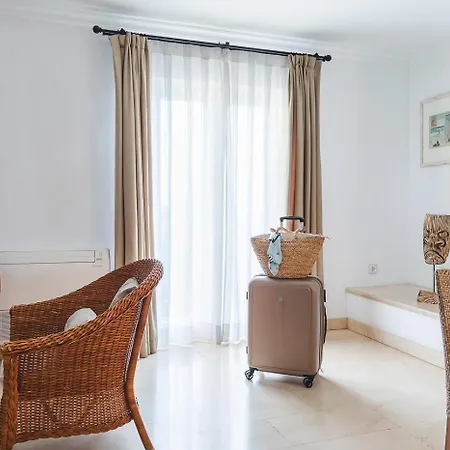 Ona Lomas Village - Club